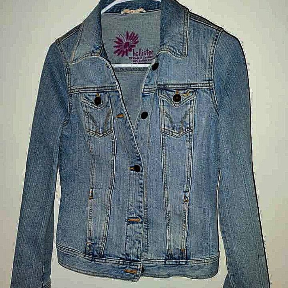Hollister Vintage Denim Jacket Size L Juniors